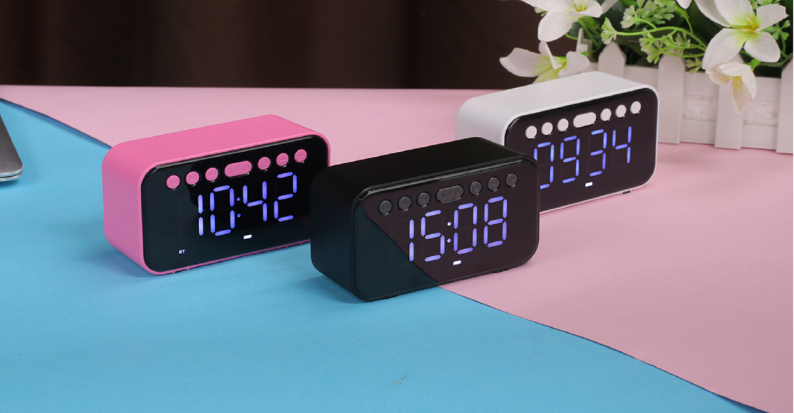 Bluetooth-колонка поддерживает Bluetooth, AUX, TF-карту, USB, FM-радио, встроенный аккумулятор 500 мАч, зарядка через USB, динамик 52 мм, расширение TF-карты до 32 ГБ