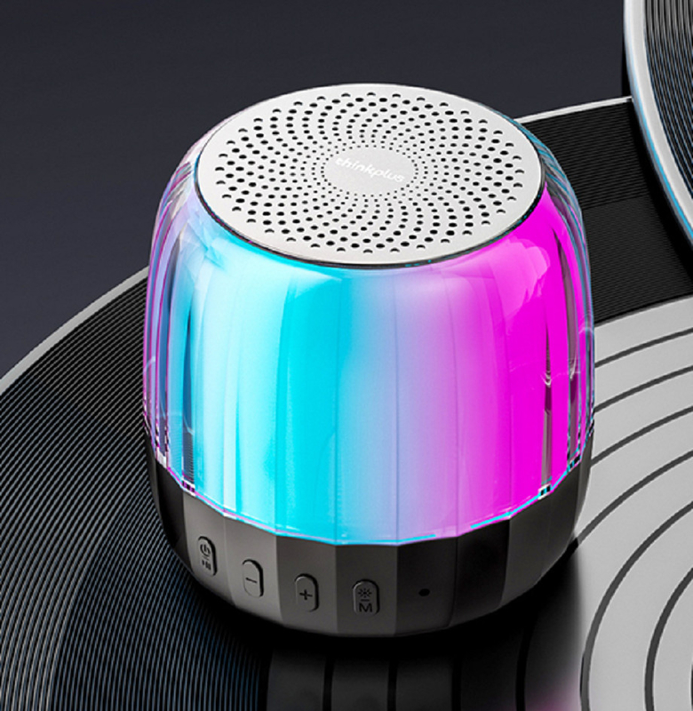Bluetooth-динамика 15 Вт RMS Выходная мощность 89 мм Динамика поддерживает BT TF-карту до 32 ГБ FM-радио и красочные огни для любителей открытого воздуха