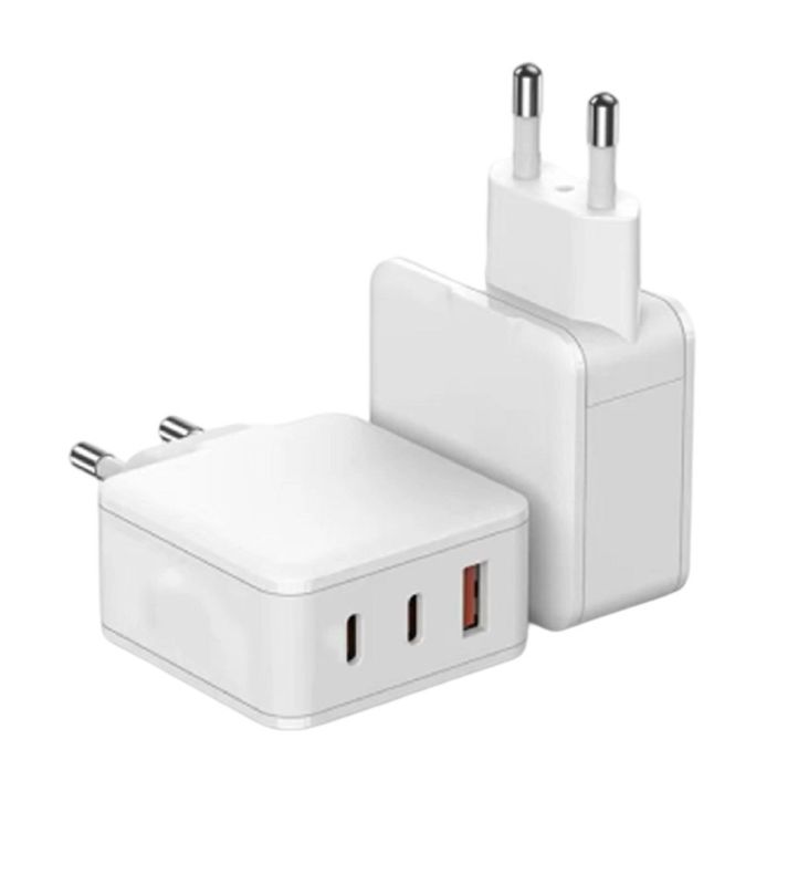 Трехпортовое зарядное устройство GaN с максимальным выходом 65 Вт Протоколы PD / QC Умное распределение мощности 110-240 В Черный / белый